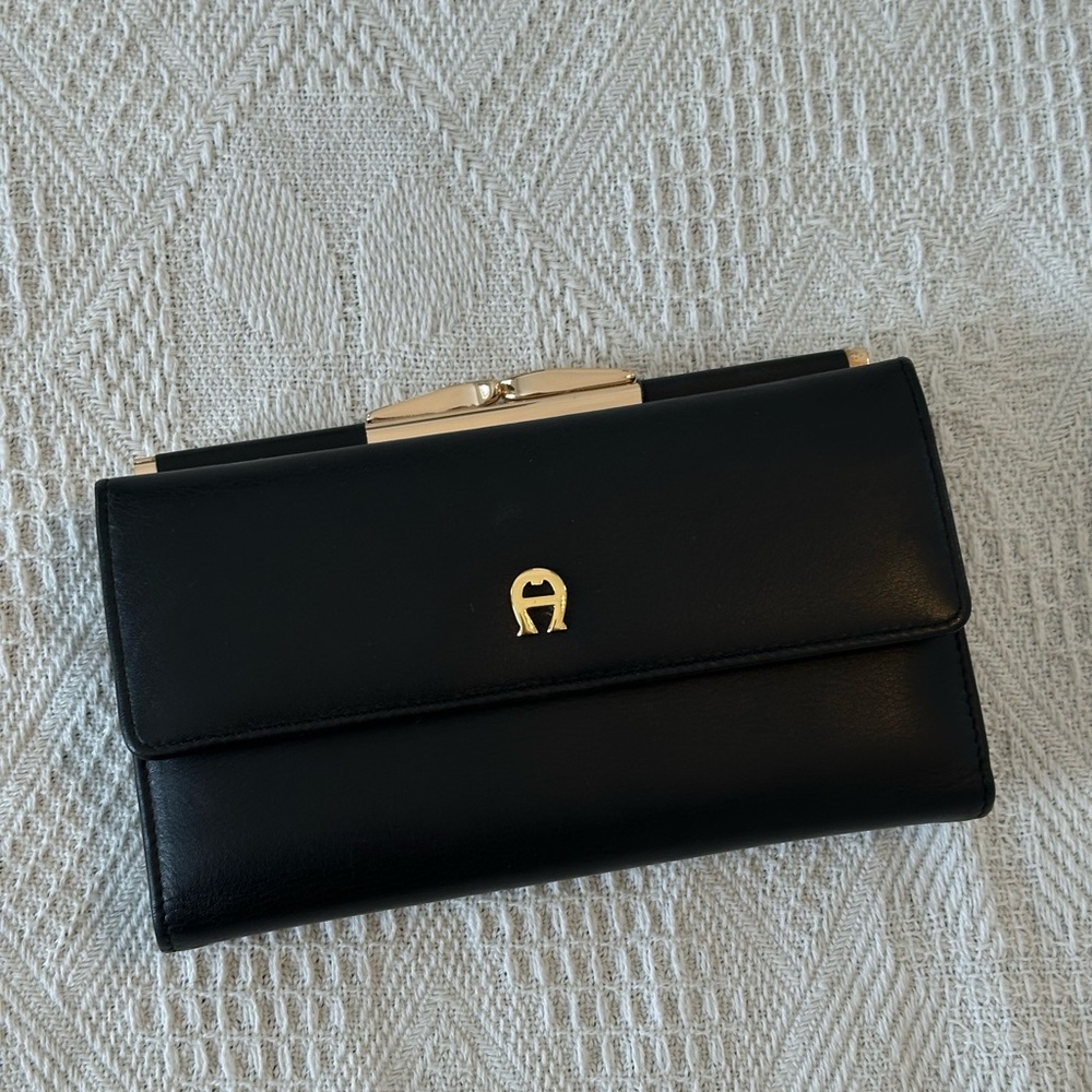 vintage etienne aigner black leather wallet